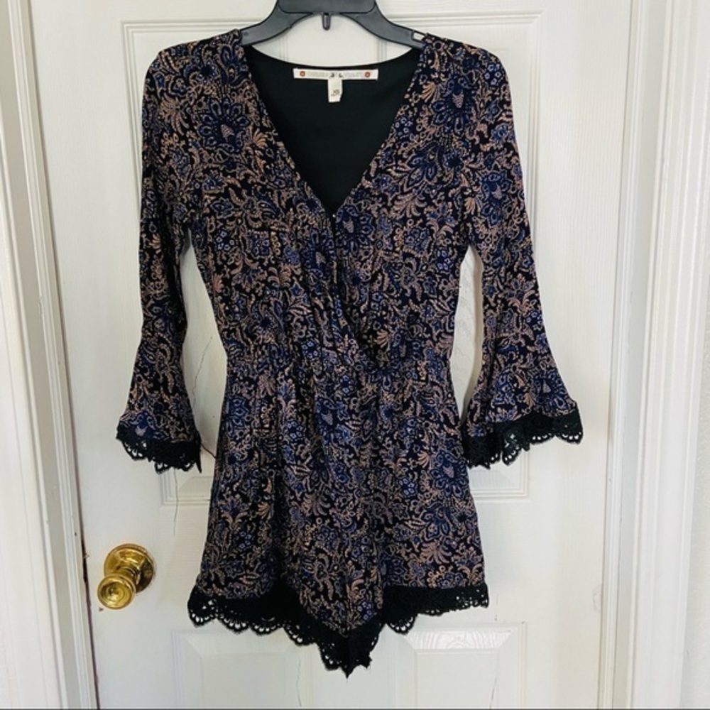 CHELSEA & VIOLET black & blue dark floral lace v neck floral sleeve romper SZ XS